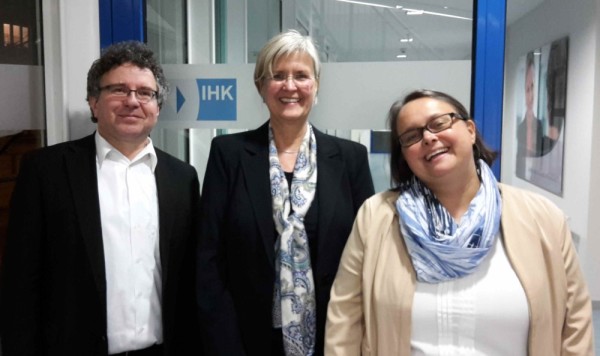 Claudia Minke, Karin Hertzer, Bernhard Kux (von rechts nach links)